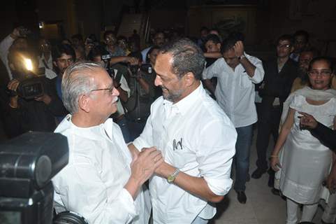 Nana Patekar and Lyricist Gulzar at Calligraphic Painting Exhibition 'Silver Calligraphy' in Mumbai