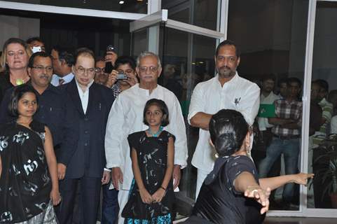 Nana Patekar and Lyricist Gulzar at Calligraphic Painting Exhibition 'Silver Calligraphy' in Mumbai