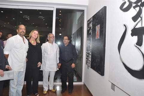 Nana Patekar, Lyricist Gulzar, Calligrapher Achyut Palav & Katharina Peper Calligrapher from Germany at Calligraphic Painting Exhibition 'Silver Calligraphy' in Mumbai