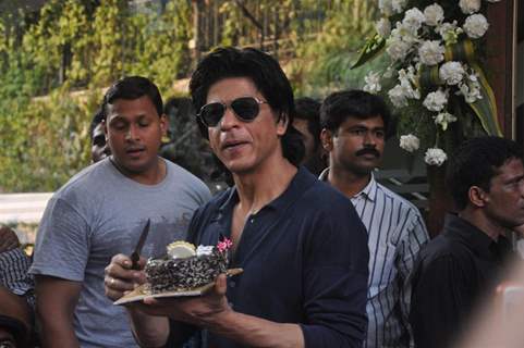 Shahrukh Khan celebrates birthday with media