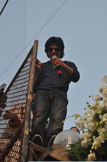 Shah Rukh Khan greets fans on his 46th birthday in Mumbai