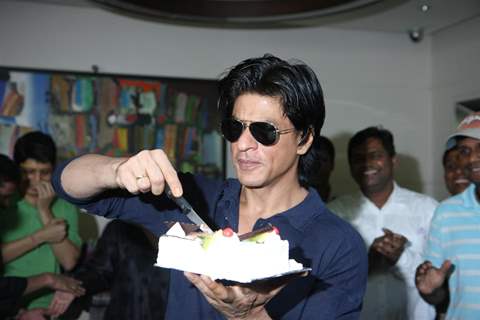 Shahrukh Khan celebrates birthday with media