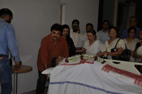 Bhupen Hazrika's prayer meet at Kokilaben Hospital