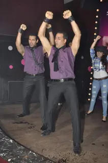 Akshay Kumar and John Abraham at Desi Boyz music launch at Enigma