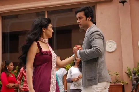 Ragini Khanna with Aamir Ali on the sets of Bhaskar Bharti as Bharti and Armaan