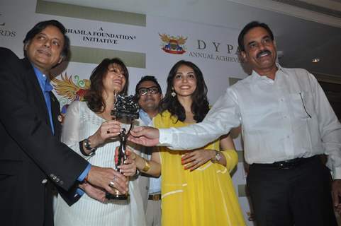 Eesha Kopikar and others grace the press meet of DY Patil Annual Achiever's Awards at Worli