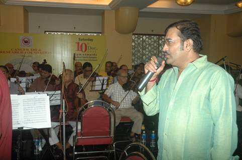 Sudesh Bhosle sang at Grand rehearsal of &quot;Music Heals&quot;in Cancer Aid & Research Foundation