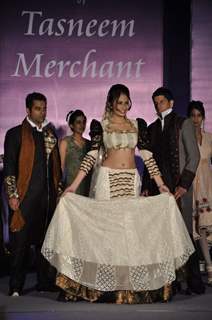 Model walks for Tasneem Merchant at World Cotton Research Conference in Renaissance, Mumbai