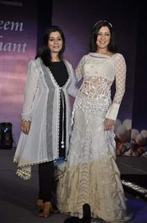 Aditi Gowitrikar walks for Tasneem Merchant at World Cotton Research Conference in Renaissance, Mumbai