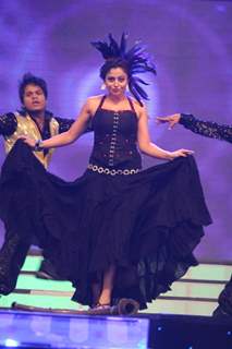 Celebs perfomance at BIG Marathi Rising Star Awards 2011