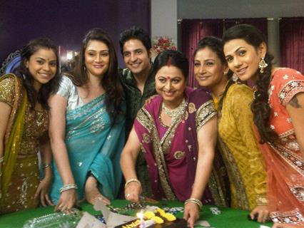 Birthday of Renuka Israni on the sets of BALH