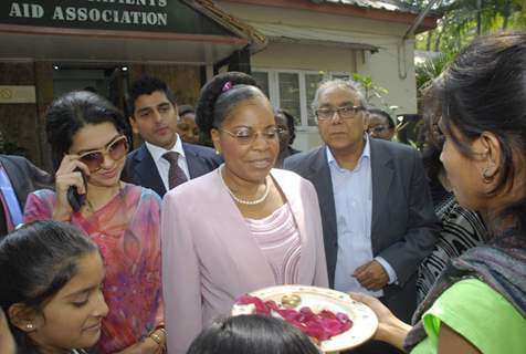 Shaina NC with the first lady of Mozambique at Parel. .