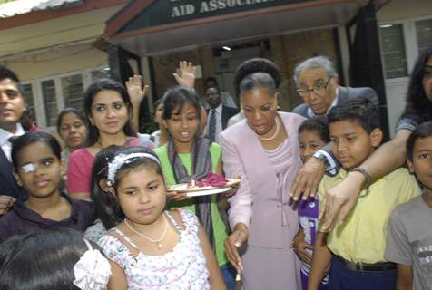 Shaina NC with the first lady of Mozambique at Parel. .