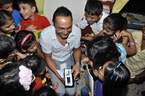 Rahul Bose celebrate Bandra book reading for kids at D'Monte Park