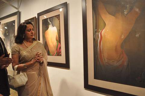 Hema Malini inaugurate Painting exhibhition by artist Sudip Roy at Jehangir Art Gallery