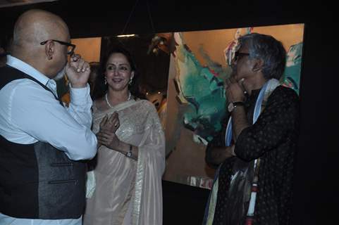 Hema Malini inaugurate Painting exhibhition by artist Sudip Roy at Jehangir Art Gallery