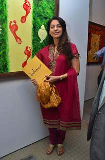 Juhi Chawla at Bharat Tripathi's art exhibition at Musuem Art Gallery. .