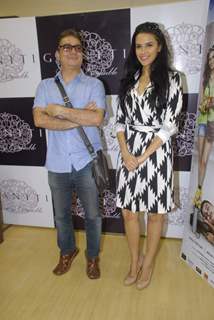 Neha Dhupia and Vinay Pathak at Giantii event, Atria Mall