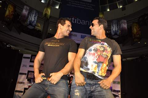 Akshay Kumar and John Abraham unveil Desi Boyz Shoppers stop clothing line at Inorbit, Mumbai