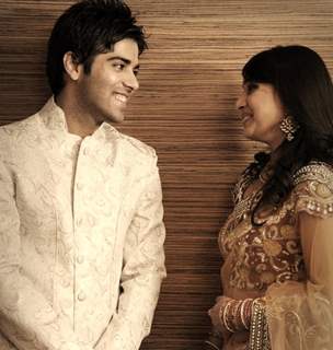 Tv actor Kinshuk Mahajan gets married to Divya Gupta in Delhi