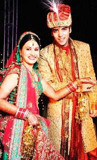 Tv actor Kinshuk Mahajan gets married to Divya Gupta in Delhi