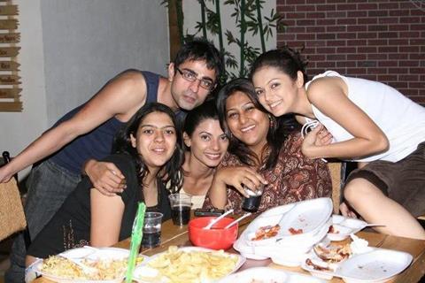 Drashti Dhami with Dill Mill Gayye cast