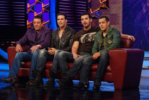 Akshay and John promote film ‘Desi Boyz’ on the sets of Bigg Boss Season 5 with Salman and Sanjay