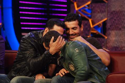 Akshay and John promote film ‘Desi Boyz’ on the sets of Bigg Boss Season 5 with Salman