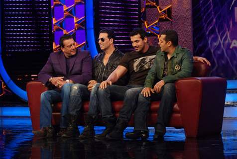 Akshay and John promote film ‘Desi Boyz’ on the sets of Bigg Boss Season 5 with Salman and Sanjay