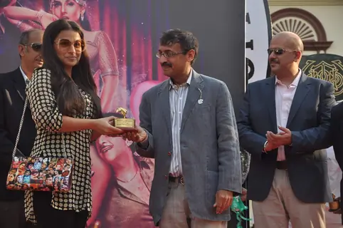 Vidya Balan at 'The Dirty Picture' Race by Sabah Khan show for Gitanjali at Mahalaxmi Race course
