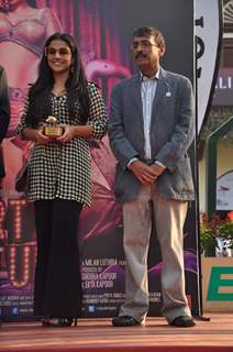 Vidya Balan at 'The Dirty Picture' Race by Sabah Khan show for Gitanjali at Mahalaxmi Race course