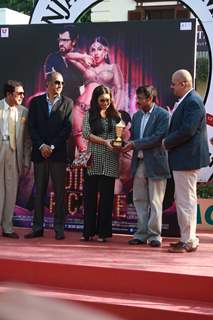 Vidya Balan at 'The Dirty Picture' Race by Sabah Khan show for Gitanjali at Mahalaxmi Race course in Mumbai