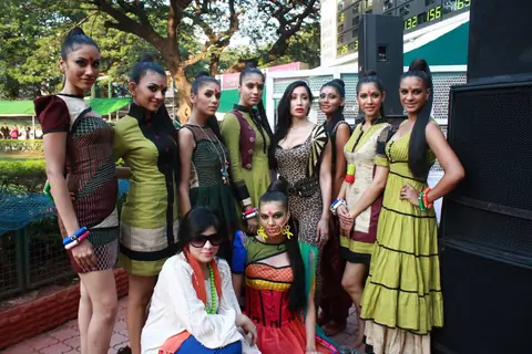 Sofia Hayat with models at Gitanjali Juvenile Million Race at Mahalaxmi Race Course in Mumbai