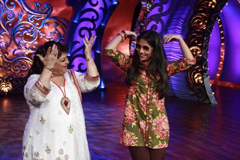 Vidya Balan with Saroj Khan on the sets of Nachle Ve