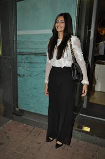 Sonam Kapoor grace screening of film 'Desi Boyz'