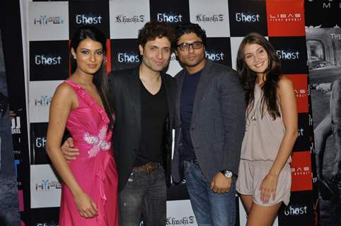 Sayali Bhagat and Shiney Ahuja grace Riyaz Gangji roped in Khushiz to design dresses for film 'Ghost