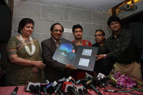 Pakistani Ghazal Singer Ustaad Ghulam Ali Khan launches the album 'MAULA KA DARBAR' at Hotel Golden Chariot in Andheri, Mumbai