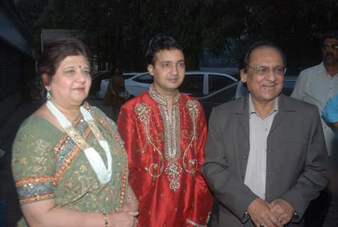 Gazal singer Ghulam Ali launches Manju Narain's album