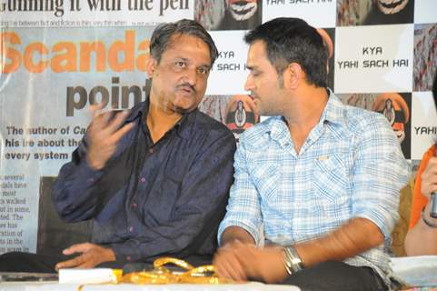 Mahendra Singh Dhoni with director Y.P Singh at the music launch of film &quot;Kya Yahi Sach Hai&quot;