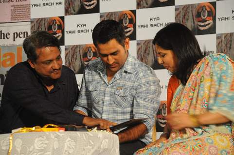 Dhoni with Y.P Singh and Abha at the music of film 'KYA YAHI SACH HAI' and novel 'Carnage by Angels'