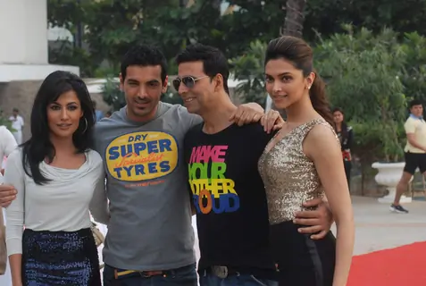Akshay Kumar, John Abraham, Chitrangada Singh and Deepika Padukone promoting