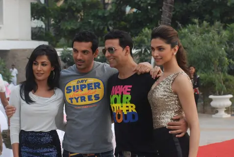 Akshay Kumar, John Abraham, Chitrangada Singh and Deepika Padukone promoting