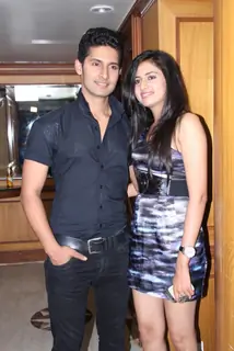 Ravi Dubey and Sargun Mehta grace completino of 200 episodes of Phulwa