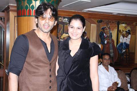 Geetanjali Tikekar with Sikander Kharbanda grace completino of 200 episodes of Phulwa