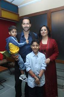 Sudhanshu Pandey and his wife Mona celebrated their wedding anniversary with their two kids at Bistr