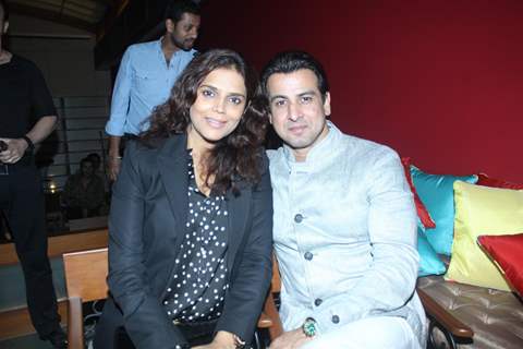 Ronit Roy with wife Neelam grace Sudhanshu Pandey and Mona Wedding Anniversary bash at Bistro Grill