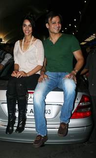 Vivek Oberoi and Mallika Sherawat promote their latest film 'Kismat Love Paisa Dilli' at Mumbai Airport