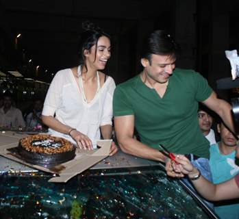 Vivek Oberoi and Mallika Sherawat promote their latest film 'Kismat Love Paisa Dilli' at Mumbai Airport