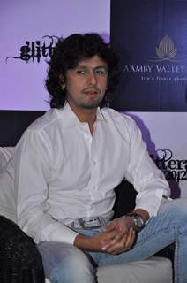 Sonu Niigam at Press meet for New Year Celebrations party Glitterati 2012 at Aamby Valley City