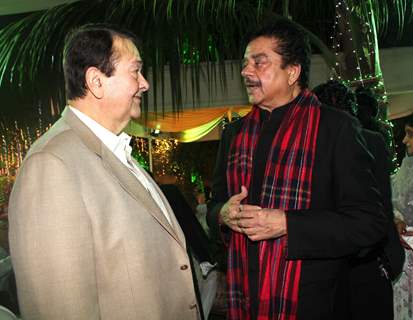 Randhir Kapoor and Shatrughan Sinha grace Dilip Kumar's 89th Birthday Party